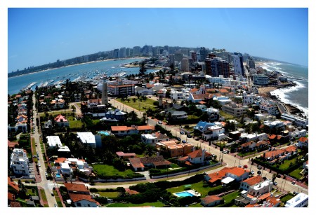 donde escondemos tesoro y miseria..